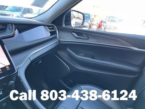 Used 2023 Jeep Grand Cherokee 4WD 4xe w/ Luxury Tech Group II image 28