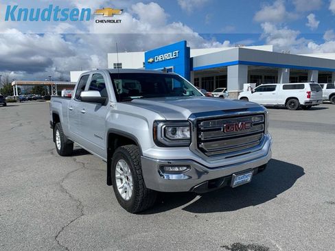 Used 2017 GMC Sierra 1500 SLE image 1