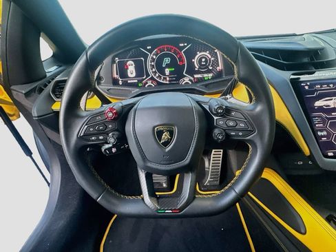 Used 2024 Lamborghini Revuelto AWD/4WD image 11