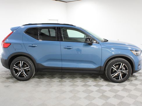 Used 2023 Volvo XC40 B5 Plus w/ Driver Assist Package AWD/4WD image 27