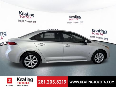 Used 2025 Toyota Corolla LE FWD image 4