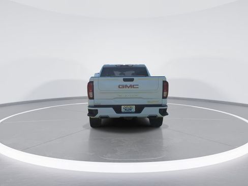Used 2022 GMC Sierra 1500 Elevation w/ X31 Off-Road Package AWD/4WD image 7