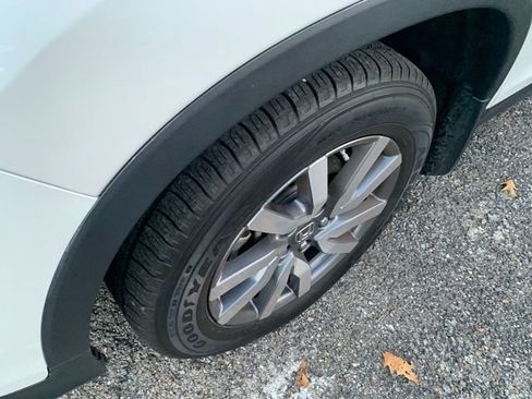 Used 2020 Honda Pilot EX image 2