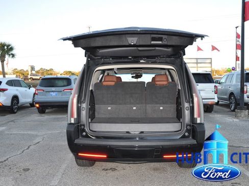 Used 2016 Cadillac Escalade Premium image 23