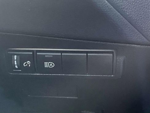 Used 2025 Toyota Corolla Cross LE w/ Moonroof Package FWD image 23