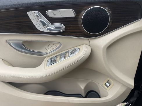 Used 2018 Mercedes-Benz C 300 Sedan image 23