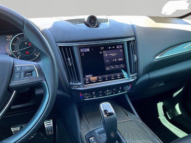 Used 2022 Maserati Levante GT AWD/4WD image 11
