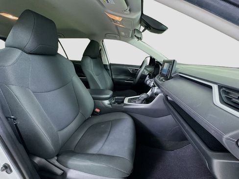 Used 2020 Toyota RAV4 LE image 22