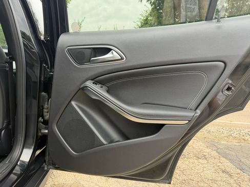 Used 2015 Mercedes-Benz GLA 250 4MATIC image 33