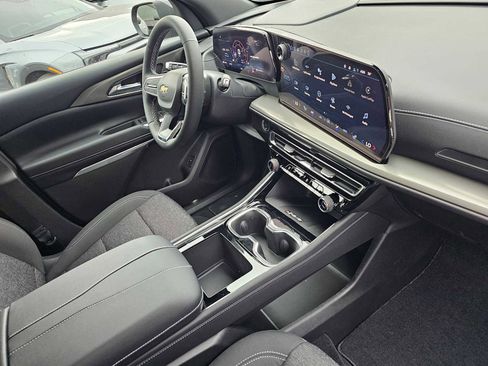 New 2026 Chevrolet Traverse LT image 11