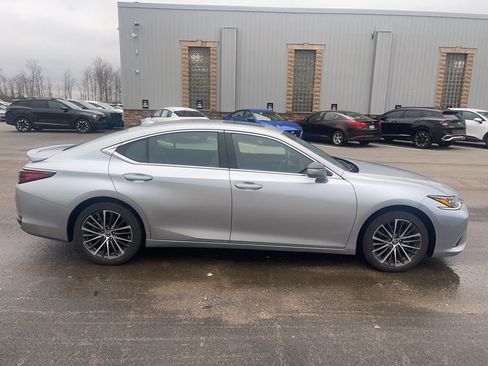 Used 2023 Lexus ES 300h w/ Premium Package image 1