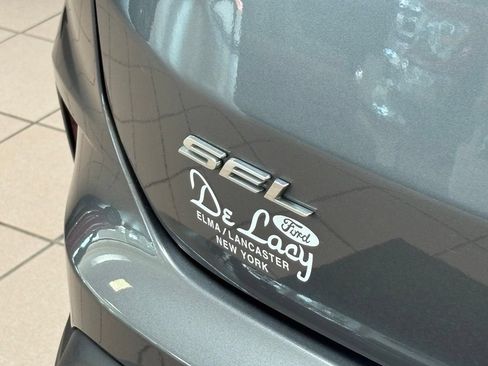 Used 2023 Ford Edge SEL w/ Convenience Package AWD/4WD image 9