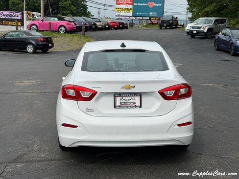 Used 2017 Chevrolet Cruze LS FWD image 36
