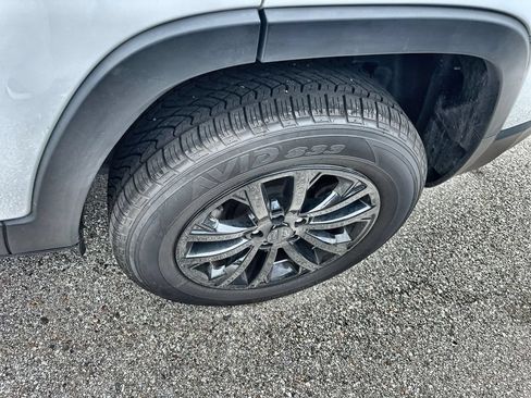 Used 2022 Jeep Cherokee Latitude Lux AWD/4WD image 4