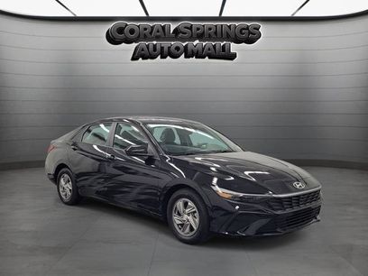 Used 2025 Hyundai Elantra SE
