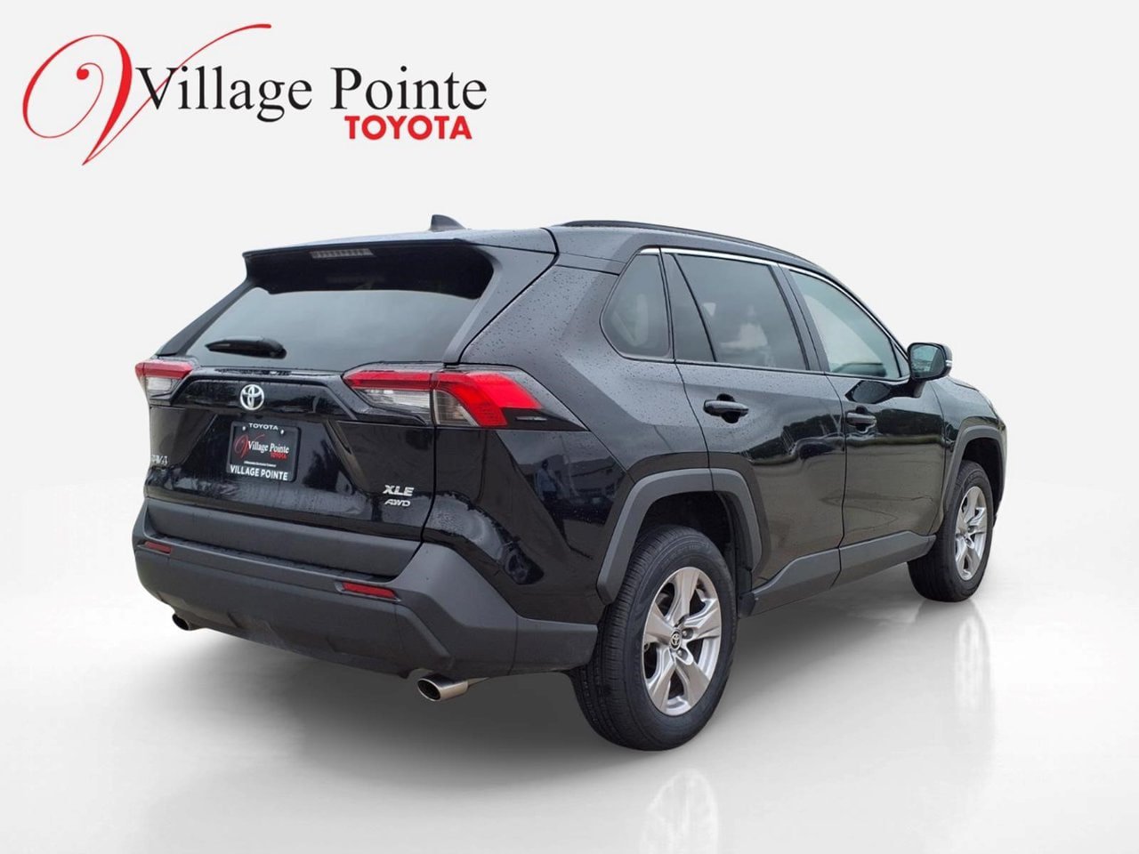 Used 2025 Toyota RAV4 XLE AWD/4WD image 6