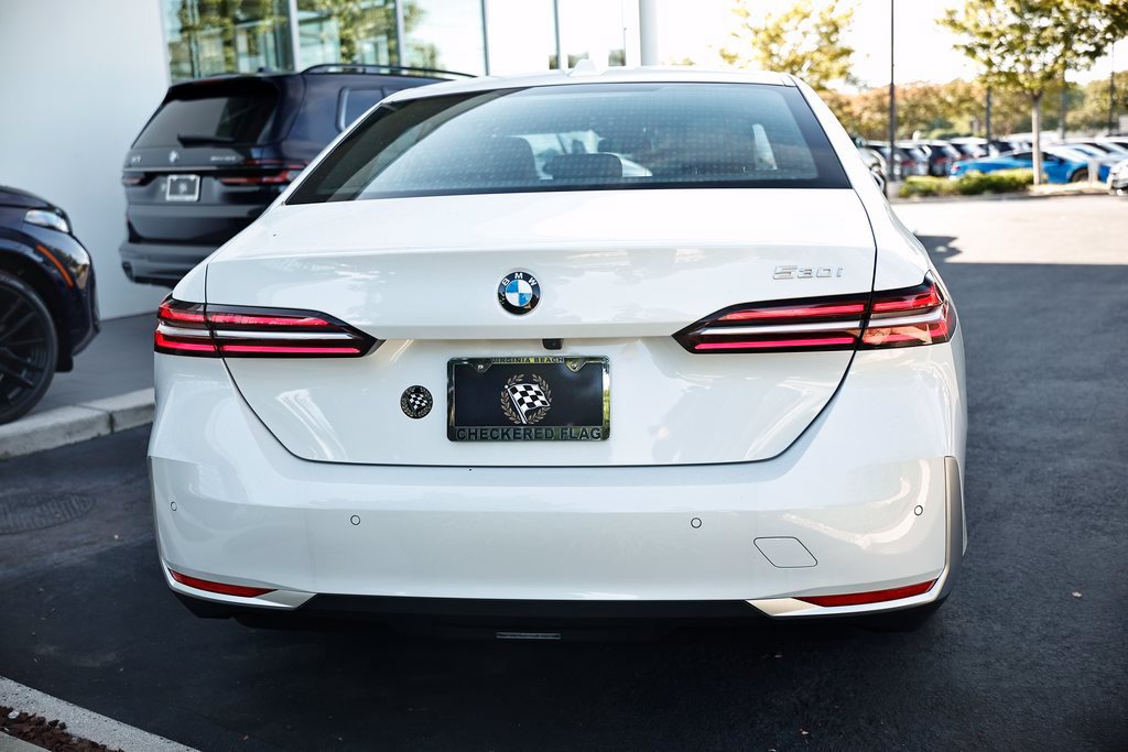 Used 2026 BMW 530i w/ Premium Package RWD image 10