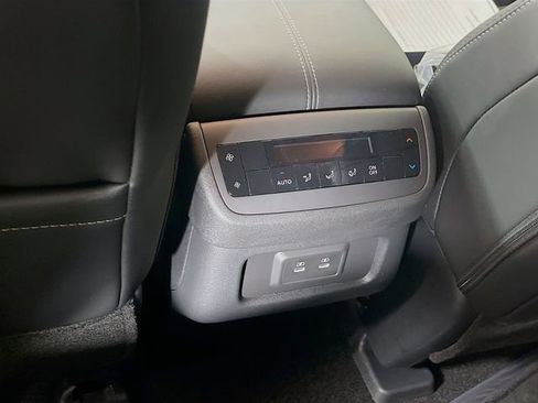 New 2026 Nissan Pathfinder SL image 15