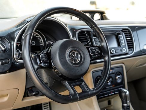 Used 2013 Volkswagen Beetle 2.0T FWD image 13