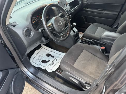 Used 2016 Jeep Patriot Latitude w/ Premium Sound Group image 9