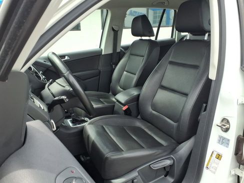 Used 2017 Volkswagen Tiguan S FWD image 4