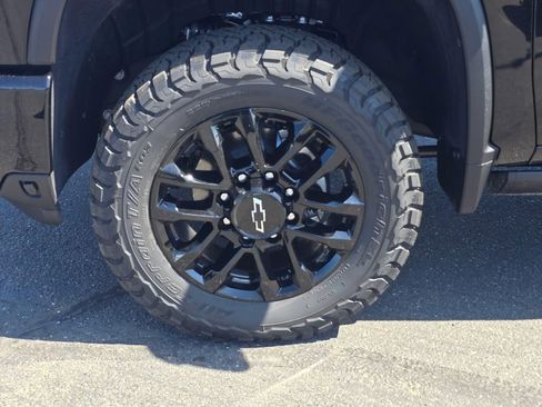 New 2026 Chevrolet Silverado 2500 High Country w/ Midnight Edition AWD/4WD image 10