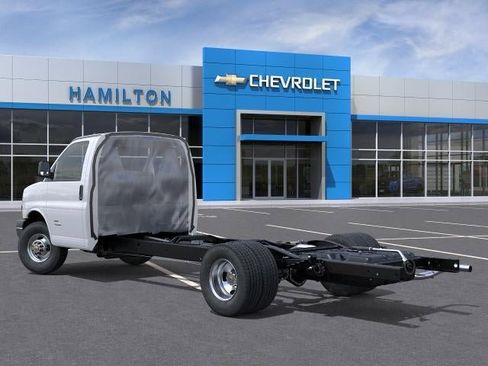 New 2026 Chevrolet Express 3500 w/ Power Convenience Package RWD image 5