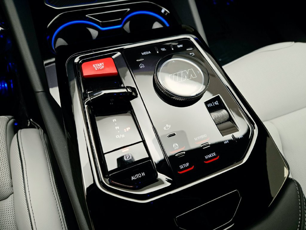 Used 2025 BMW M5 w/ Carbon Package AWD/4WD image 37