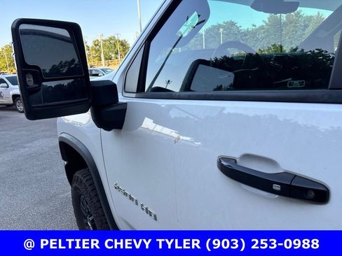 Used 2025 Chevrolet Silverado 2500 ZR2 w/ Technology Package AWD/4WD image 11