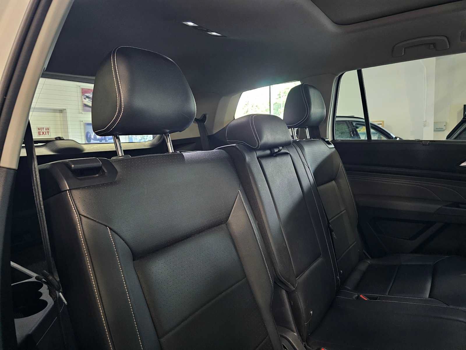 Used 2023 Volkswagen Atlas SE w/ Panoramic Sunroof Package AWD/4WD image 13