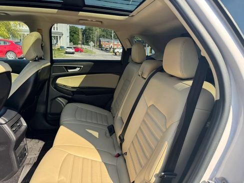 Used 2016 Ford Edge SEL w/ Equipment Group 201A FWD image 27