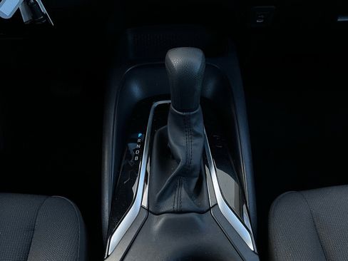 Used 2025 Toyota Corolla LE image 22