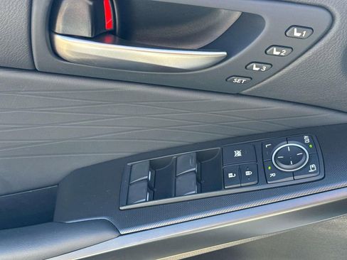 Used 2025 Lexus IS 350 F Sport w/ Navigation Package image 13