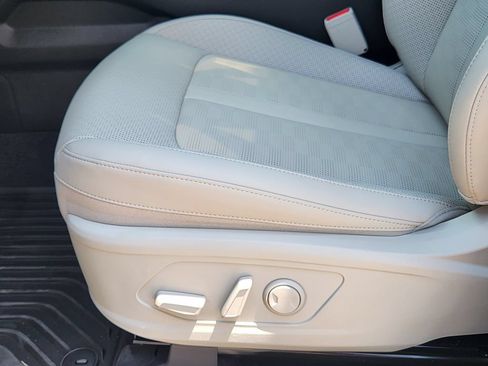 New 2026 Kia Sorento S w/ S Panoramic Sunroof Package FWD image 16