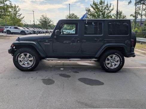 Used 2018 Jeep Wrangler Unlimited Sport AWD/4WD image 7