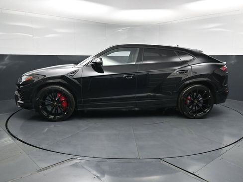 Used 2022 Lamborghini Urus AWD/4WD image 2