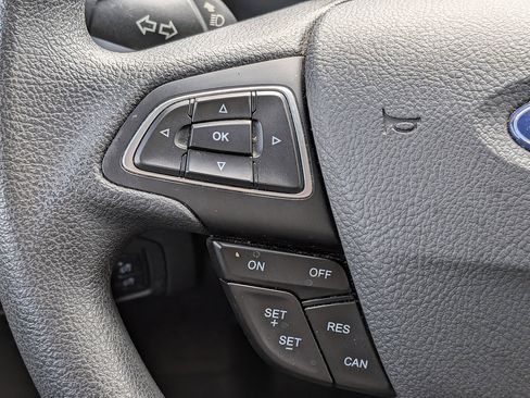 Used 2017 Ford Focus SEL FWD image 45