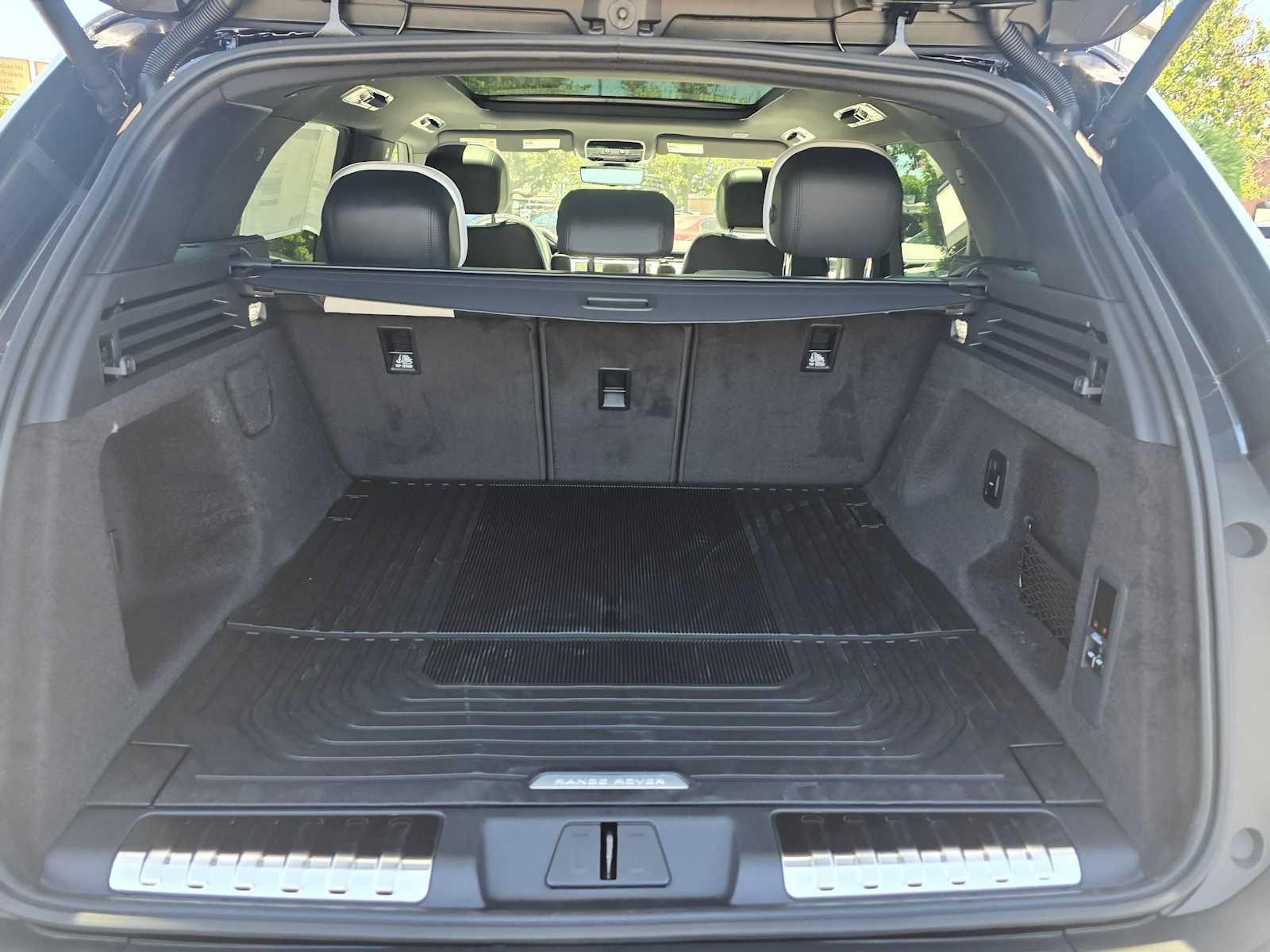 New 2026 Land Rover Range Rover Sport Dynamic SE AWD/4WD image 14