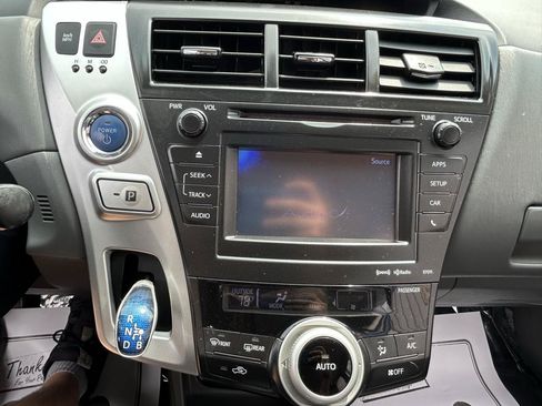 Used 2013 Toyota Prius V Five FWD image 22