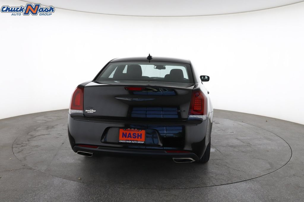 Used 2022 Chrysler 300 Touring w/ Sport Appearance Package AWD/4WD image 11