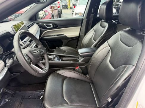 Used 2024 Jeep Compass Limited AWD/4WD image 12