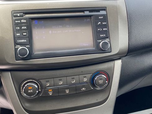 Used 2013 Nissan Sentra SV w/ Premium Pkg FWD image 18