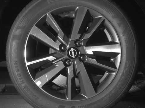 Used 2025 Nissan Versa SV FWD image 12