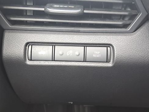 Used 2025 Nissan Altima 2.5 SV FWD image 26