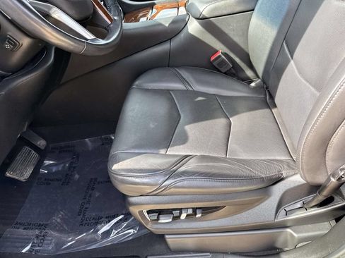 Used 2019 Cadillac Escalade Premium Luxury AWD/4WD image 30