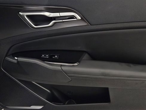 Used 2025 Kia Sportage EX image 28