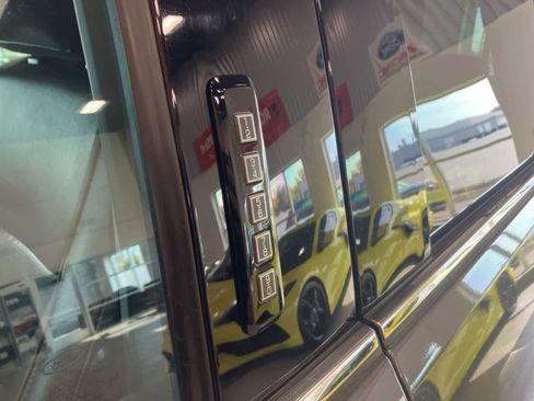 Used 2021 Ford F150 Lariat w/ Equipment Group 502A High image 11