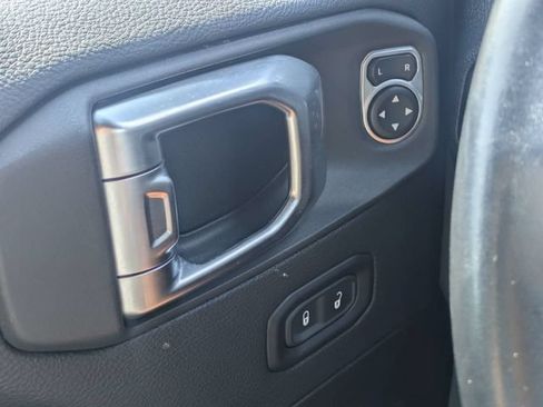 Used 2022 Jeep Wrangler Unlimited Sahara w/ LED Lighting Group AWD/4WD image 24
