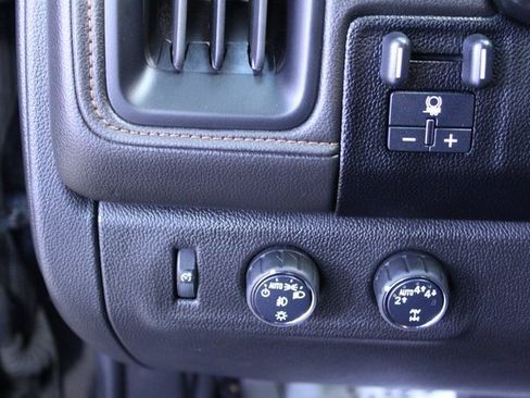 Used 2022 GMC Canyon AT4 image 15