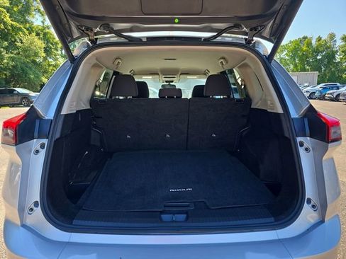 Used 2025 Nissan Rogue SV FWD image 16